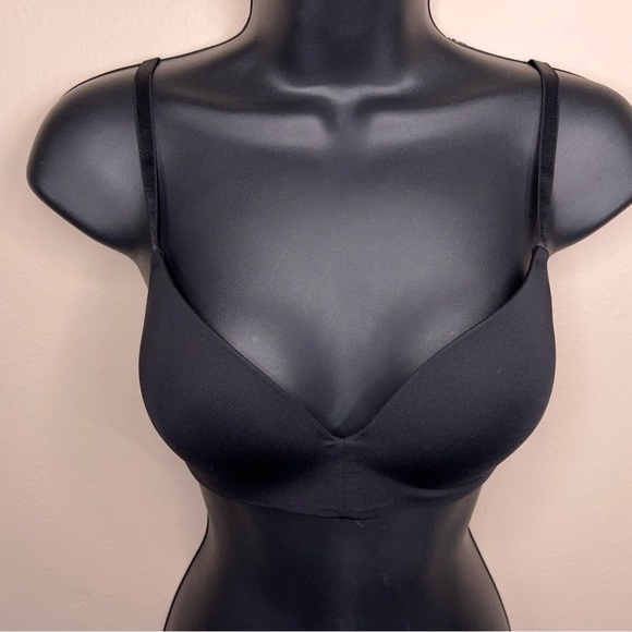 34B H&M Black Bra Wireless Lined Adjustable Straps Comfortable Seamless - Picture 4 of 8